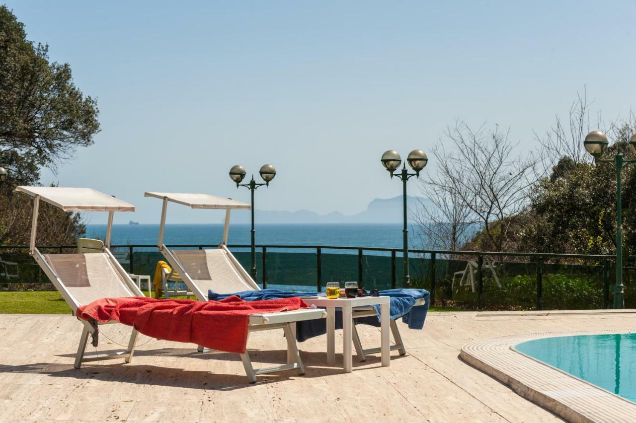 Holidays Naples Family - Pool In Front Of Capri מראה חיצוני תמונה